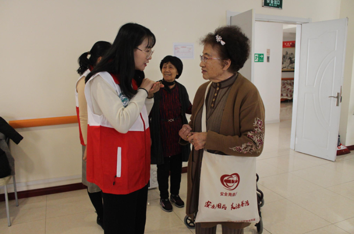 遼寧藥品安全科普志愿者走進(jìn)養(yǎng)老服務(wù)機(jī)構(gòu)