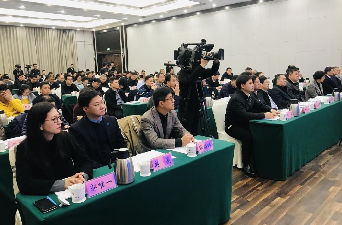 全國強(qiáng)直性脊柱炎健康扶貧工程工作座談會在河南召開.