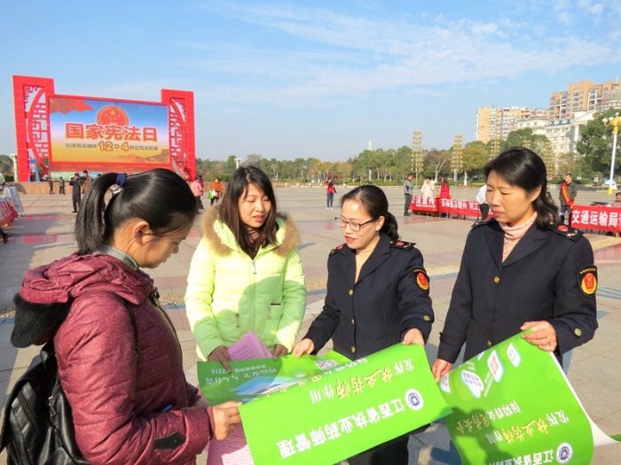 江西吉水縣市場監(jiān)管局深入開展“兩法”宣傳活動