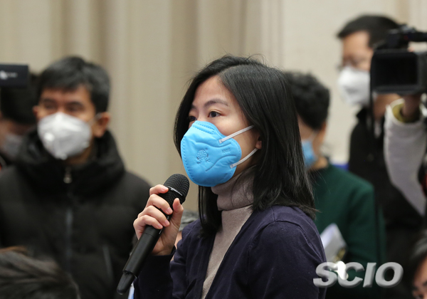 南方都市報(bào)記者提問（焦非 攝）