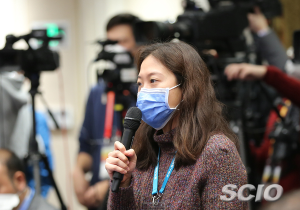 大公報(bào)記者提問（焦非 攝）