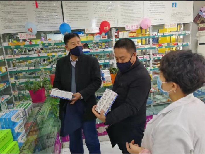 寧夏吳忠市開展疫情防控期間藥品醫(yī)療器械價格專項(xiàng)整治  中國食品藥品網(wǎng)  董傳陽 攝