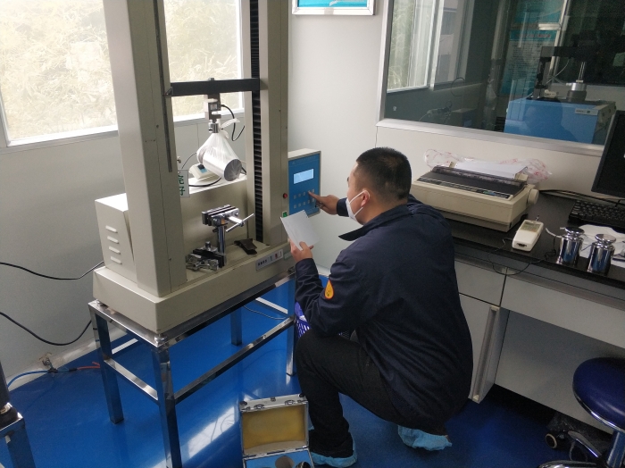 日照市計(jì)量測試所在日照三奇開展現(xiàn)場校準(zhǔn)。