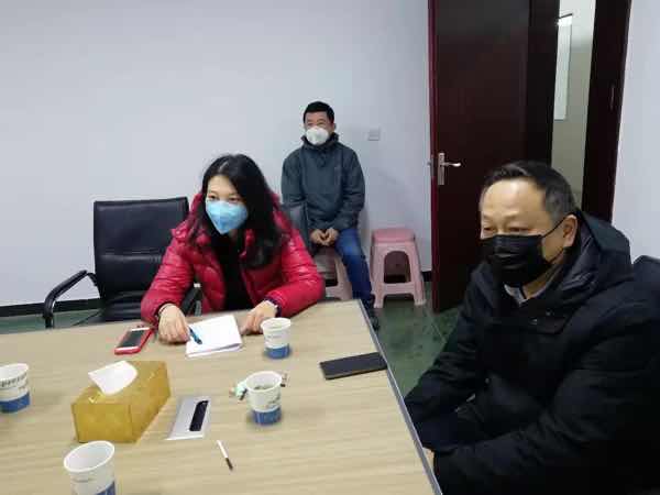 圖為袁媛外地指導企業(yè)申報工作場景 圖為袁媛外地指導企業(yè)申報工作場景