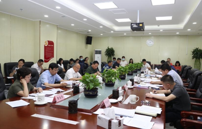 新疆維吾爾自治區(qū)藥監(jiān)局黨組聽取全區(qū)醫(yī)療機構(gòu)制劑室專項整治檢查情況匯報