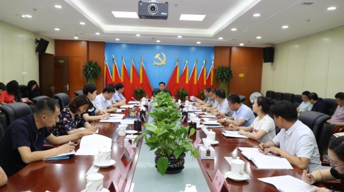 新疆召開化妝品集中交易市場(chǎng)、批發(fā)（零售）企業(yè)專項(xiàng)整治工作動(dòng)員會(huì)