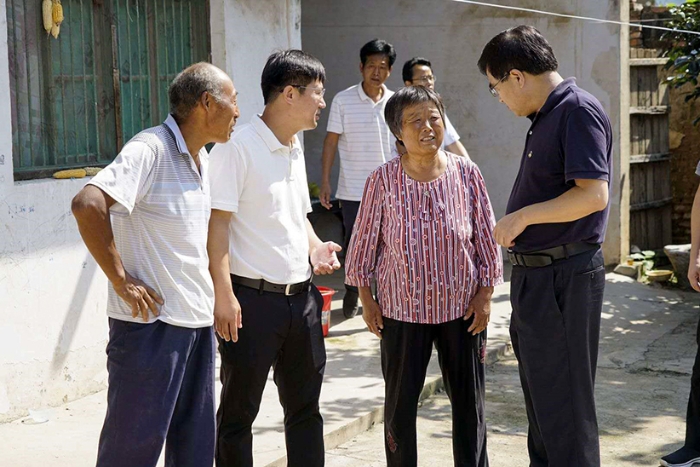 徐景和赴碭山縣指導(dǎo)脫貧攻堅并出席醫(yī)療器械產(chǎn)業(yè)合作交流研討會