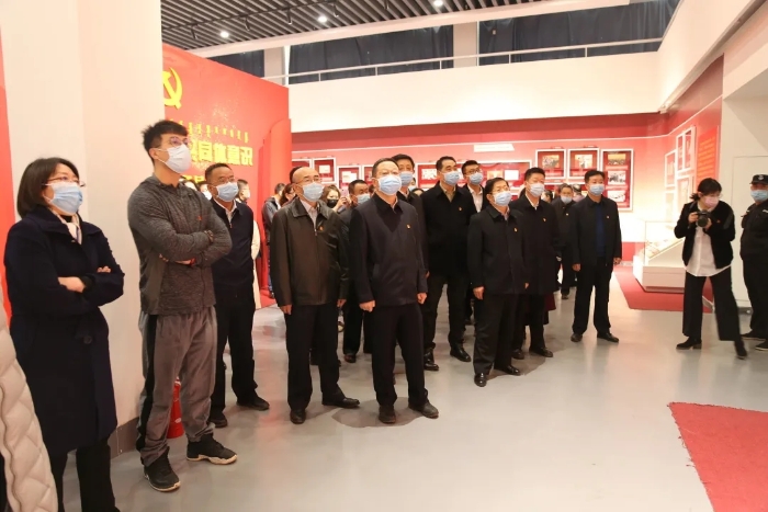 圖為參觀現(xiàn)場(chǎng)。