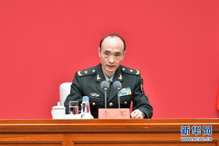 3月23日，中共中央在北京舉行新聞發(fā)布會，介紹中國共產(chǎn)黨成立100周年慶?；顒佑嘘P(guān)情況，并答記者問。這是中央軍委政治工作部主任助理李軍在發(fā)布會上介紹有關(guān)情況。新華社記者 李鑫 攝