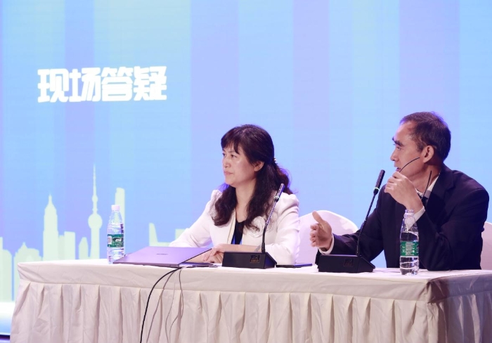 圖為現(xiàn)場答疑。