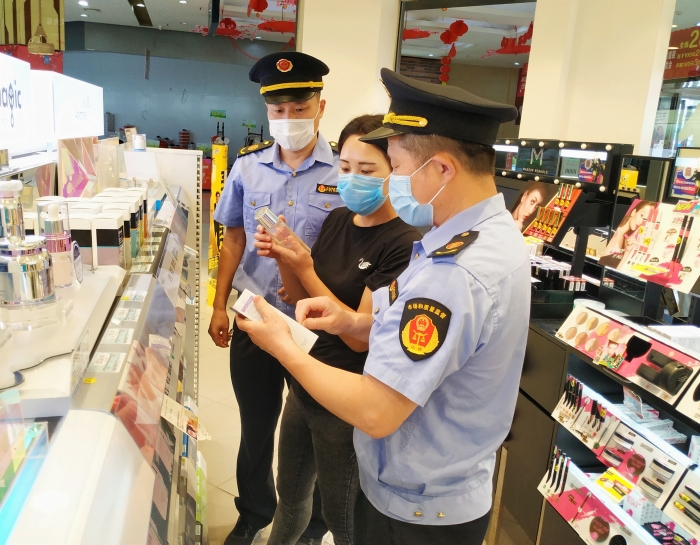 圖為執(zhí)法現(xiàn)場(chǎng)。