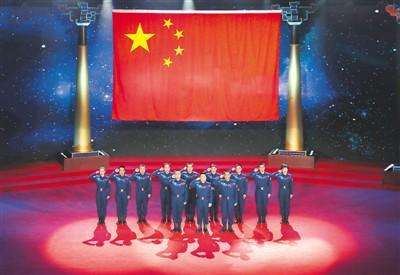 這是中國人民解放軍航天員的資料照片。新華社發(fā)