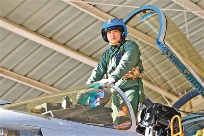 海軍某艦載航空兵部隊原一級飛行員張超。