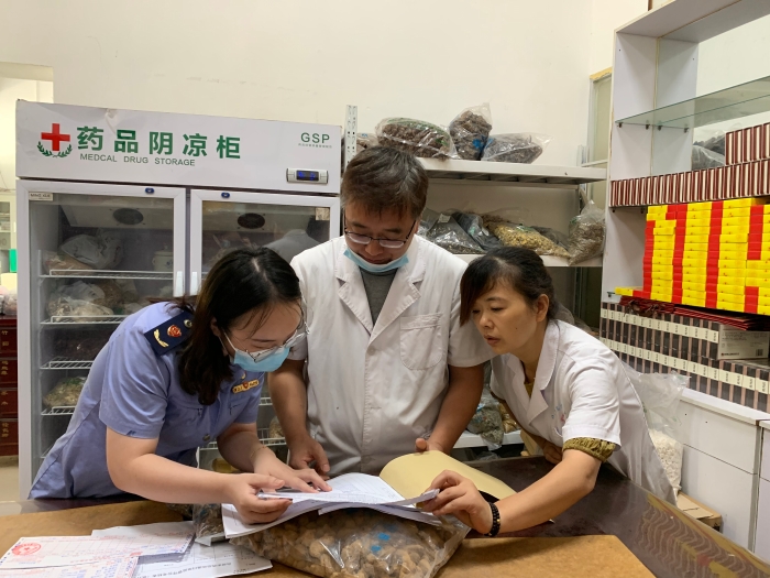 圖為檢查現(xiàn)場。