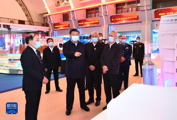 10月26日，中共中央總書記、國家主席、中央軍委主席習近平在北京展覽館參觀國家“十三五”科技創(chuàng)新成就展。 新華社記者 謝環(huán)馳 攝