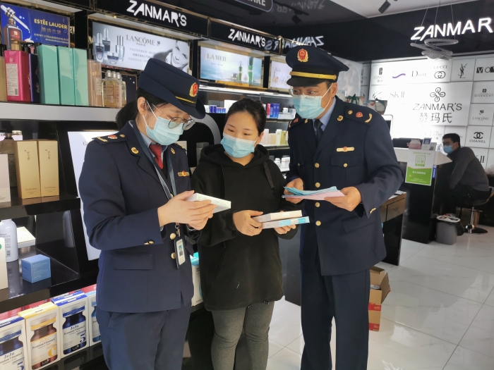 圖為檢查現(xiàn)場。