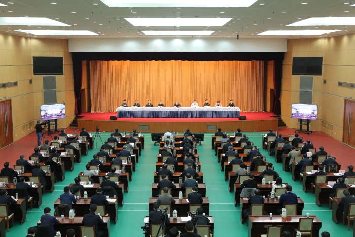 奮進新征程 建功新時代