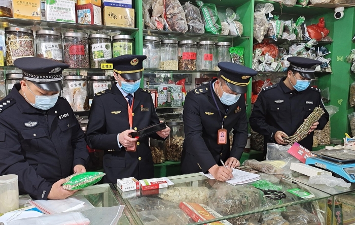 圖為檢查現(xiàn)場。