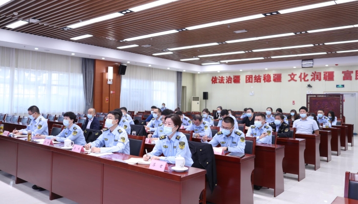 圖為新疆維吾爾自治區(qū)藥監(jiān)局《藥品網(wǎng)絡(luò)銷售監(jiān)督管理辦法》宣貫會議現(xiàn)場 圖為新疆維吾爾自治區(qū)藥監(jiān)局《藥品網(wǎng)絡(luò)銷售監(jiān)督管理辦法》宣貫會議現(xiàn)場