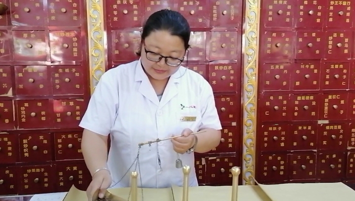 山西省-呂梁市-離石區(qū)-山西鴻翔一心堂藥業(yè)有限公司-薛五五工作照