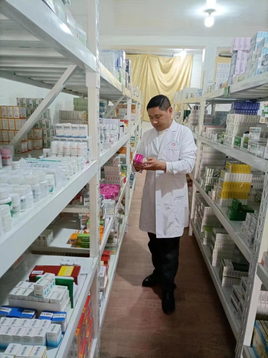 山東省濟寧市曲阜市永春堂藥品連鎖有限公司儲學兵-工作照