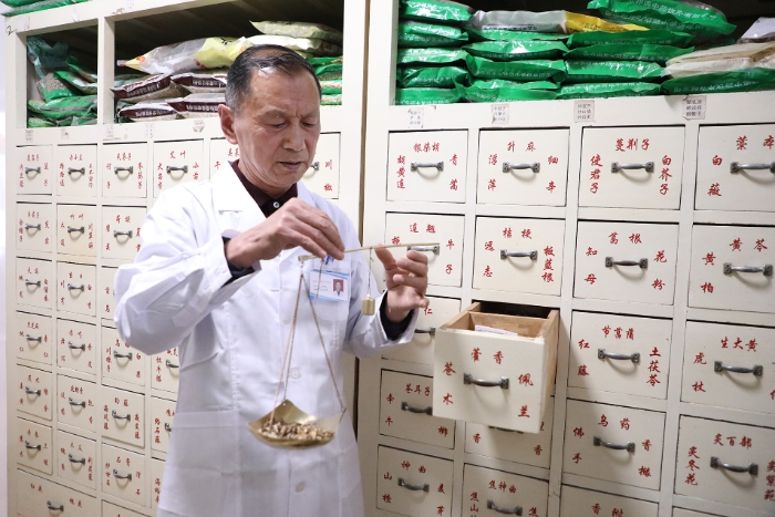 成榮生工作照 成榮生工作照