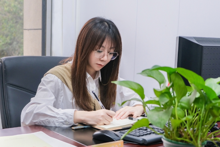 重慶市-西南藥業(yè)股份有限公司-肖七琪-工作照 重慶市-西南藥業(yè)股份有限公司-肖七琪-工作照