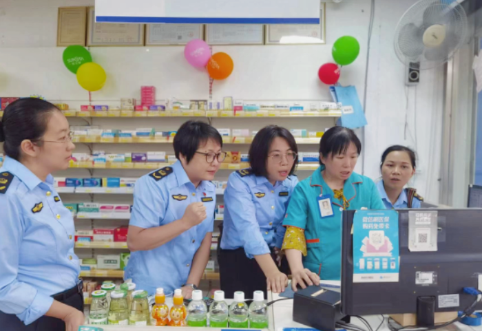 圖為福建省藥監(jiān)局開展帶教實(shí)訓(xùn)教學(xué)活動現(xiàn)場。