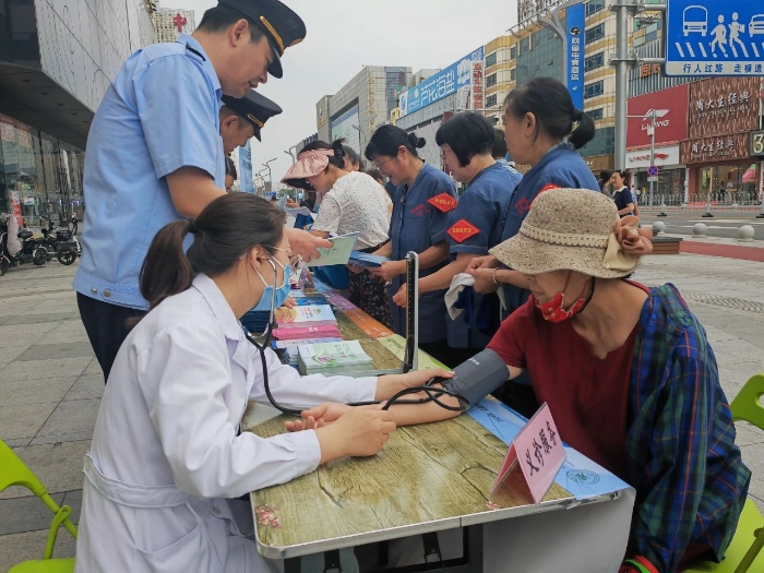 天津市濱海新區(qū)市場監(jiān)管局組織開展2024年“藥品安全宣傳周”系列活動(dòng)02 天津市濱海新區(qū)市場監(jiān)管局組織開展2024年“藥品安全宣傳周”系列活動(dòng)02