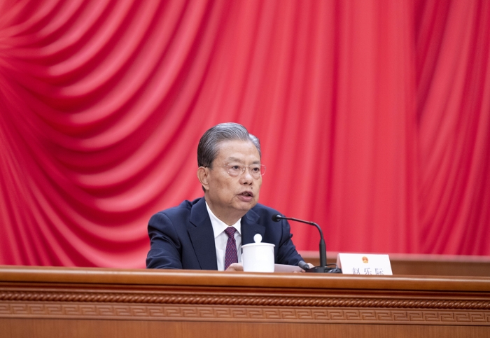 9月14日上午，中共中央、全國人大常委會(huì)在北京人民大會(huì)堂隆重舉行慶祝全國人民代表大會(huì)成立70周年大會(huì)。中共中央政治局常委、全國人大常委會(huì)委員長趙樂際主持大會(huì)。 新華社記者 燕雁 攝