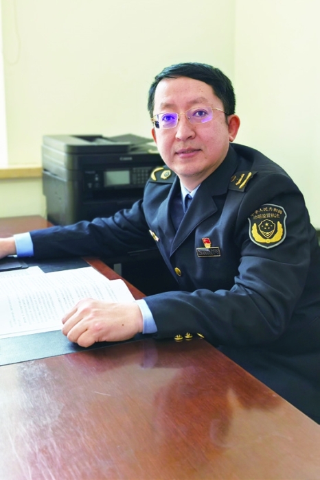 國(guó)家醫(yī)療器械檢查員，黑龍江省藥品審核查驗(yàn)中心副主任齊鶴