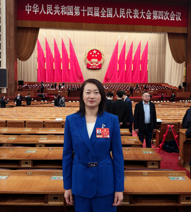 全國人大代表、步長制藥副董事長趙菁